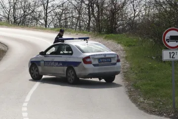 Maskirani razbojnik mučio staricu pa joj zapalio kuću: 'Imala je tragove davljenja'