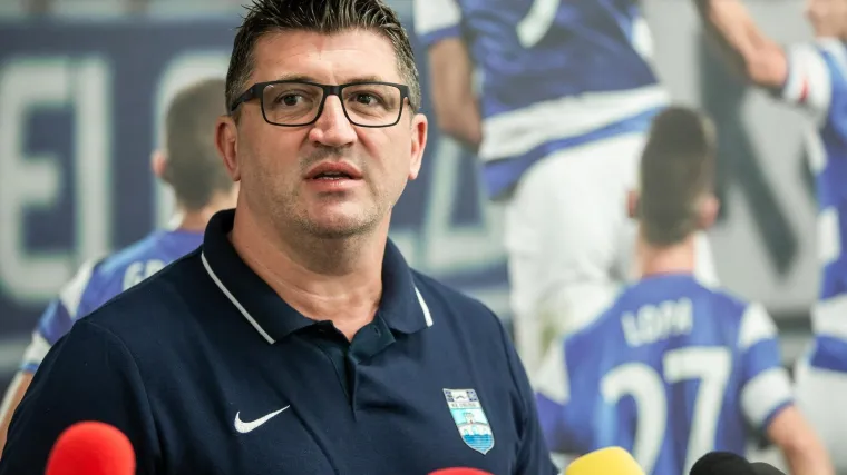 Osijek se okupio, Rožman najavio Europu, a sportski direktor šokirao: 'Ponuđeno nam je 750 igrača'