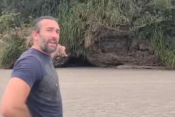 Raj ili zamka? Video koji ledi krv u kilažama! Pogledajte što skriva ova prelijepa plaža