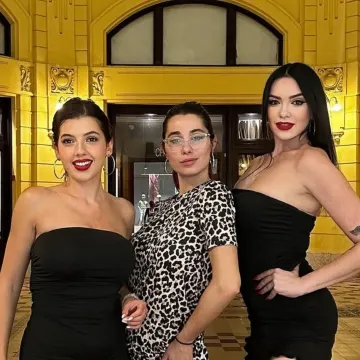 Kakav trio! Polina, Selma i Nina pozirale skupa, jednu od njih usporedili sa slavnom damom: 'Prelijepe ste'
