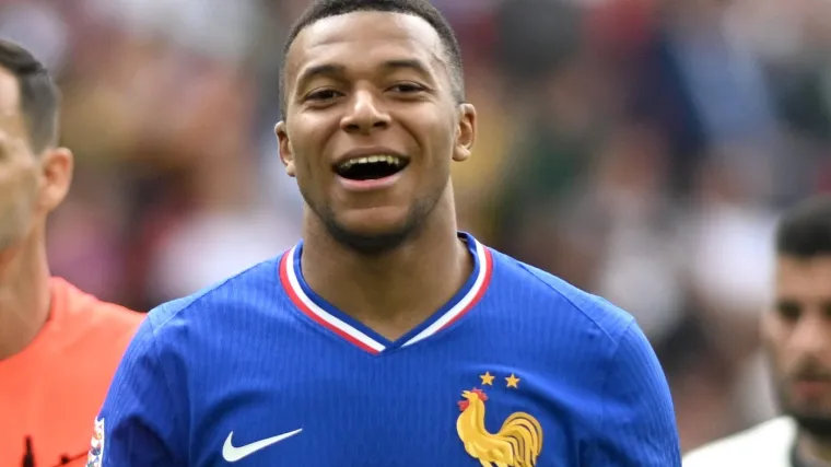 Mbappé je pet dana bio izoliran od svih u hotelskoj sobi, a onda se izvagao i uslijedio je šok