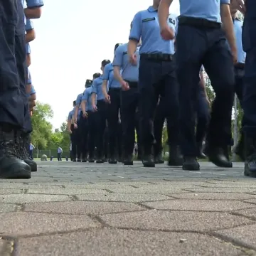 Prisegnula nova generacija policajaca, evo koliko je odlikaša