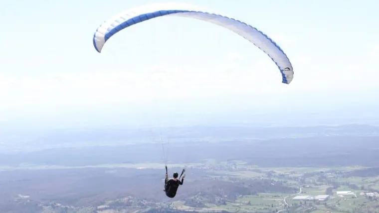 Pad paraglajdera na Pelješcu: Pilot teško ozlijeđen, dignut helikopter