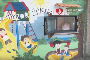 Beba ostavljena u 'Prozoru za život', ministar upozorava na nezakonitost: 'Sustav skrbi je uređen, pravila su jasna'