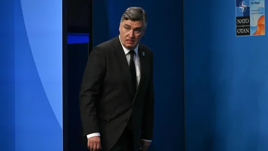Pogledajte s kojom dvojicom je Milanović pozirao na NATO samitu: 'Nisam dobro, vučem koronu'