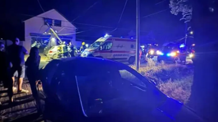 Tinejdžerica autom udarila u stup i umrla na licu mjesta: Vatrogasci izvlačili tijelo