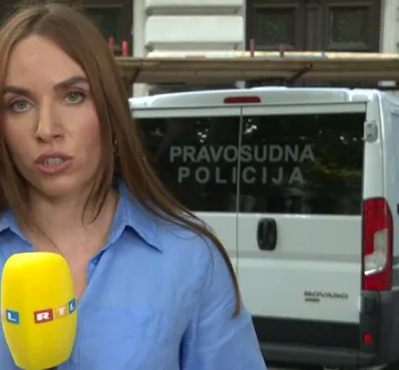 Osumnjičeni Andrej B. doveden na prednji ulaz Županijskog suda