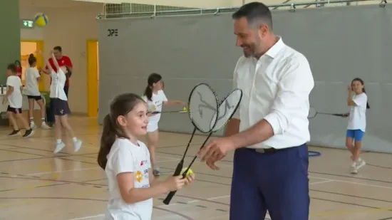 Sportski praznici za školarce, zaigrali badminton s ministrom Glavinom: 'Pobjedila sam, jako sam sretna'