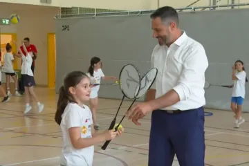 Sportski praznici za školarce, zaigrali badminton s ministrom Glavinom: 'Pobjedila sam, jako sam sretna'