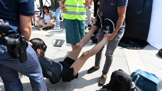 Kaos na ulicama Venecije uoči vjenčanja milijardera: Građane odvodi policija, veliki neredi u centru