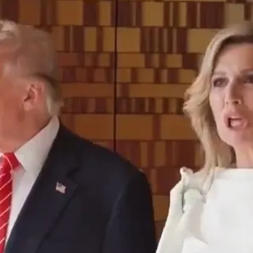 Ispred kamera i bez imalo srama: Pogledajte kako je nizozemska kraljica ismijala Trumpa