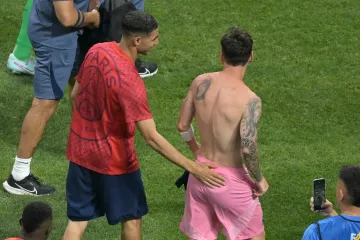 Tužan izraz lica Lea Messija po izlasku sa stadiona: Jedna djevojka ipak je ukrala show