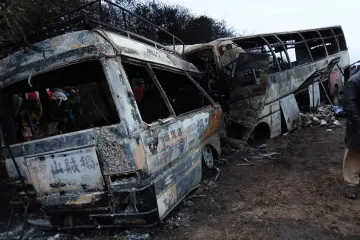 Stravičan sudar dva autobusa, ljudi ostali zarobljeni u buktinji: Najmanje 40 mrtvih