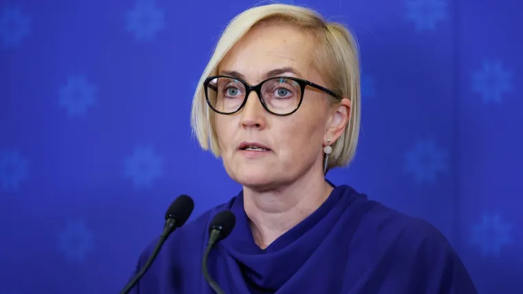Ministricu obrazovanja upitali koliko je osam puta četiri, odgovorila je da nema pojma