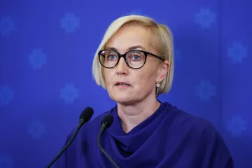 Ministricu obrazovanja upitali koliko je osam puta četiri, odgovorila je da nema pojma