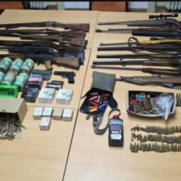 To nije obiteljski dom već oružarnica! Bombe, oružje, eksplozivi: Pogledajte šokantni ulov slavonskih policajaca