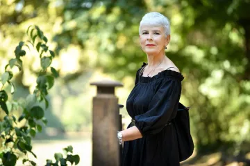 Nekad je imala dugu kosu: Biste li prepoznali Jadranku Kosor u mlađim danima?