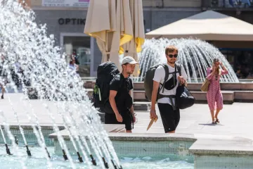 Tlo gori, a samo najhrabriji su izašli u centar: Riječani navikli na toplinski val
