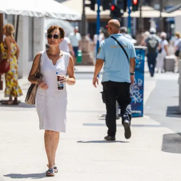 Tlo gori, a samo najhrabriji su izašli u centar: Riječani navikli na toplinski val