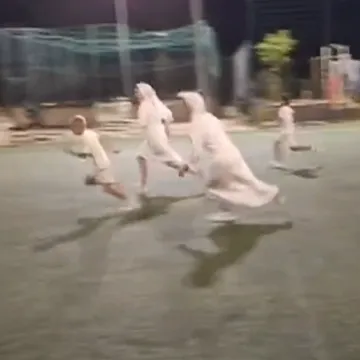 Video koji se ne viđa često: Časne koje igraju nogomet