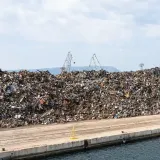 Ne znate kamo sa starim željezom? Odvezite ga do Ploča, tamo se ionako sve gomila!