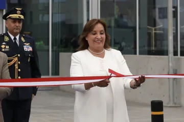 Razljutila narod: Predsjednica si duplo povećala plaću, sad joj je 30 puta veća od minimalca