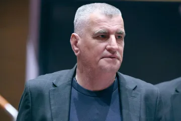 Bulj raspalio po Plenkoviću: 'To je licemjerje na kvadrat, hvali se fotografijom s Thompsonom'
