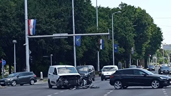 Strašni prizori: Gadan sudar u centru grada, tko je kriv?