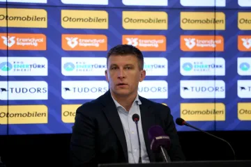 Težak početak za Jakirovića: Prije prve utakmice, ozbiljan udarac za Hull City!
