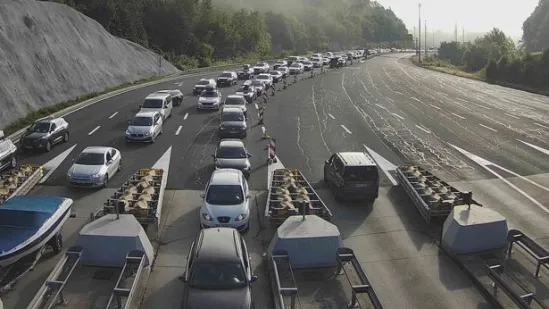 Zagreb u posebnom režimu, kod Trakošćana kolona duga pet kilometara: HAK poslao važnu obavijest