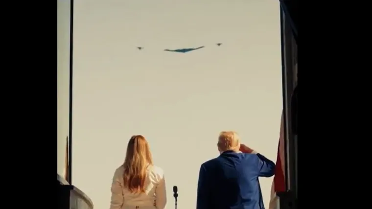 Dan neovisnosti u SAD-u: Iznad Trumpa i Melanije preletjeli B-2 koji su bacili bombe na Iran