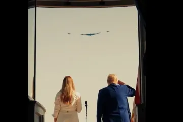 Dan neovisnosti u SAD-u: Iznad Trumpa i Melanije preletjeli B-2 koji su bacili bombe na Iran