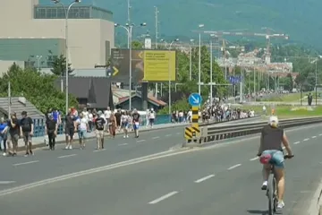 Pratite uživo atmosferu uoči Thompsonovog koncerta: Prema Hipodromu slijeva se rijeka ljudi