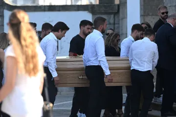 Ovako se svijet oprostio od braće Jota: Van Dijk i Robertson nosili posebne vijence, oduševili i navijači Redsa