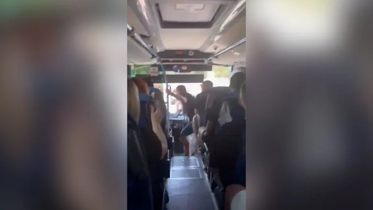 Thompsonovi fanovi iz Siska krenuli za Zagreb: Pogledajte atmosferu iz autobusa