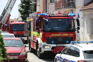 Požar izbio u kući u Zagrebu, intervenirali vatrogasci: Jedna osoba nagutala se dima