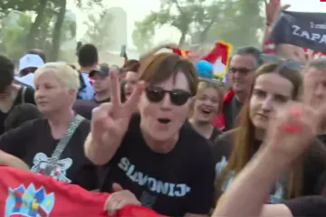 Na Hipodrom je stigao i Gordan Jandroković, emotivni fanovi otkrili što im znači koncert Thompsona