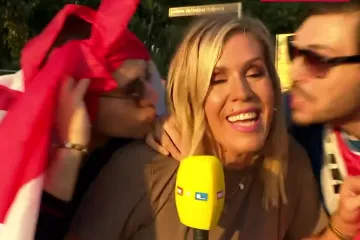 Naša Maja odlično se snašla usred javljanja uživo! Thompsonovi fanovi je poljubili, njezina reakcija je sve