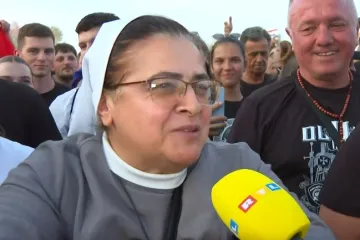 Časna sestra Cecilija u prvom redu na Thompsonovom koncertu: 'Neka vide da nas ima"