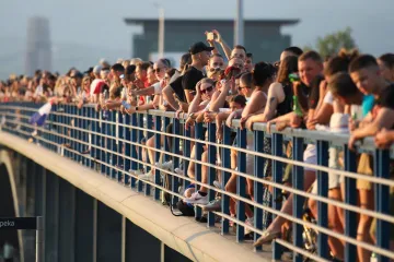 Neke ništa nije omelo da dođe na koncert, pa ni zdravstveno stanje: 'U pripravnosti su novi kreveti'