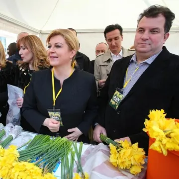 Na Thompsonovom koncertu bio i suprug bivše predsjednice. Evo s kim se Jakov Kitarović družio
