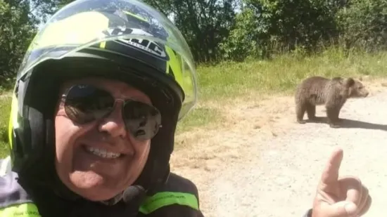 Prizori koji lede krv u žilama. Turist se uslikao s medvjedom, a onda ga je životinja odvela u smrt