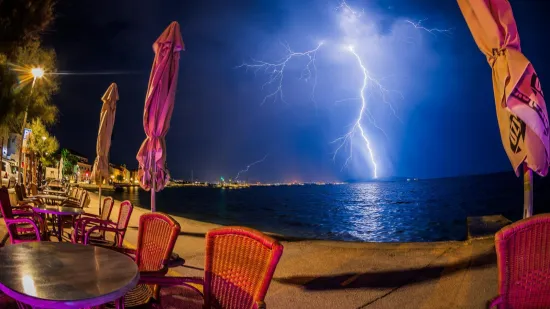 Crveni meteoalarm upaljen za jednu regiju, velika promjena na pragu. Izdano upozorenje: 'Zaštitite se'