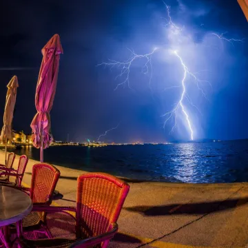 Crveni meteoalarm upaljen za jednu regiju, velika promjena na pragu. Izdano upozorenje: 'Zaštitite se'
