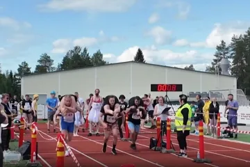 Neki parovi se nose s problemima, a neki se nose doslovno! Morate pogledati Svjetsko prvenstvo u nošenju supruga