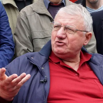 U Srbiji i dalje prosvjedi, Šašelj kipti: 'Riješite to ili šaljem svoje četnike da riješe ustaše!'