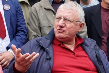 U Srbiji i dalje prosvjedi, Šešelj kipti: 'Riješite to ili šaljem svoje četnike da riješe ustaše!'
