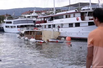 Oglasila se Jadrolinija nakon nesreće: 'Pukli su konopi, zapovjednik je brzo reagirao...'