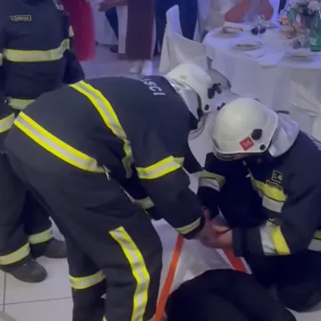 Nova akcija spašavanja mladoženje: Vatrogasci upali na svadbu kako bi se uvjerili u jedno