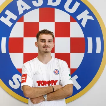 Navijači Hajduka u ekstazi nakon dolaska Pajazitija: 'Opa, ide to Vučeviću!'